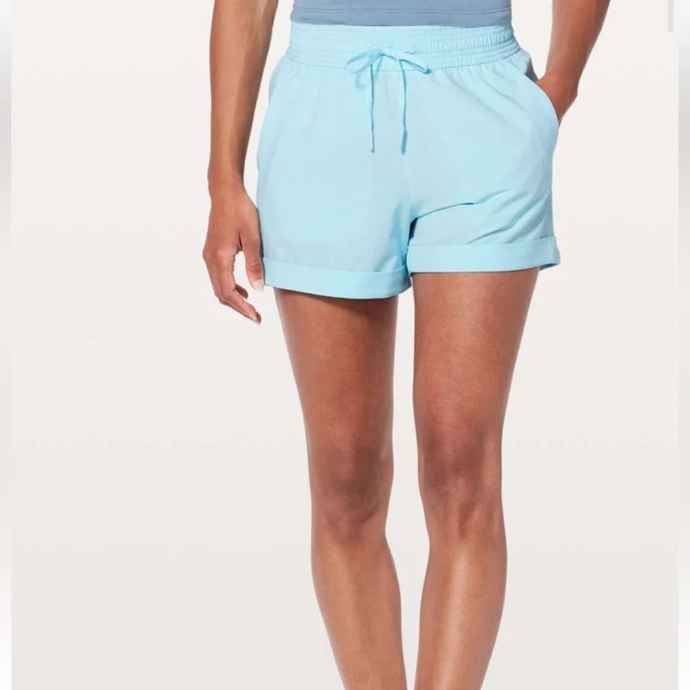 Lululemon Spring Break Away Shorts 3” 4